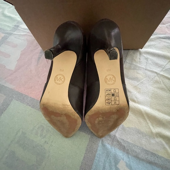 Michael Kors leather boots, size 8 - Picture 3 of 5